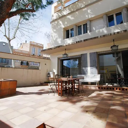 La Casa Del Pi - La Casa Del Pi - House In The City, Next To Barcelona And Apartment