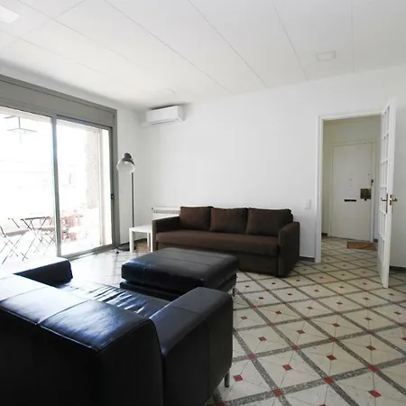 La Casa Del Pi - La Casa Del Pi - House In The City, Next To Barcelona And Apartment Badalona